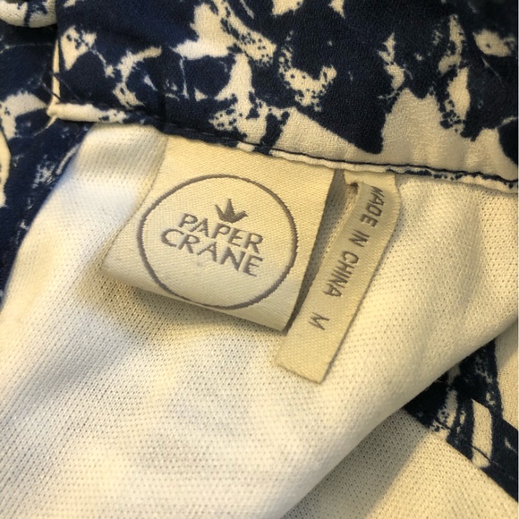 Paper Crane White & Navy Floral Dress, Medium - Picture 5 of 6